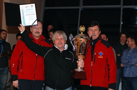 Kielce Zima-Sport 2009, Puchar GOPR za zestaw lawinowy Pieps prezentuje Tomasz Osuchowski z firmy Sport-Electronic (fot. 4outdoor.pl)