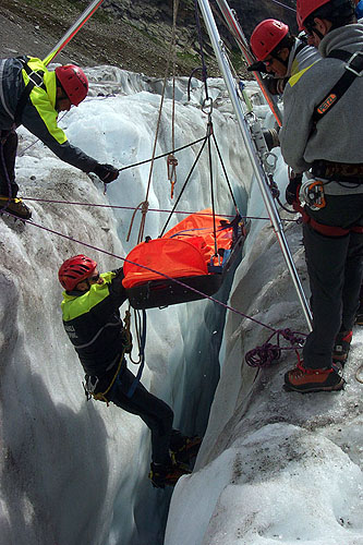 TSL Rescue, nosze ratunkowe w akcji w szczelinie lodowej