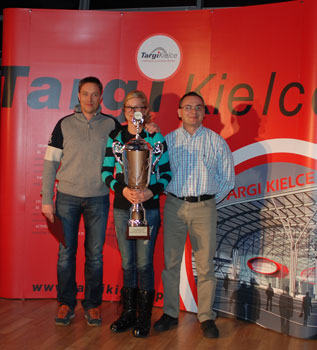 Targi Kielce Sport-Zima 2011, nagrodzeni pucharem dziennikarzy (fot. 4outdoor.pl)