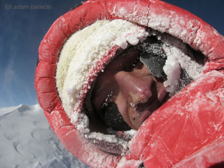 Wyprawa na Gasherbrum I - Adam Bielecki na szczycie (fot. Adam Bielecki)