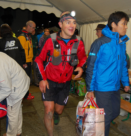 The North Face® Ultra-Trail du Mont-Blanc® 2012 - Zawodnicy na trasie 10. UTMB (fot. 4outdoor.pl)