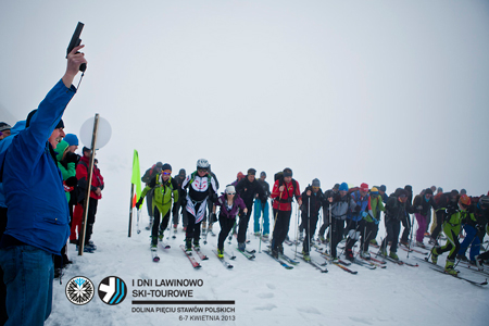 I Dni Lawinowo Ski-tourowe w Dolinie Pięciu Stawów – start Wyścigu Kombinowanego (fot. Marcin Kin)