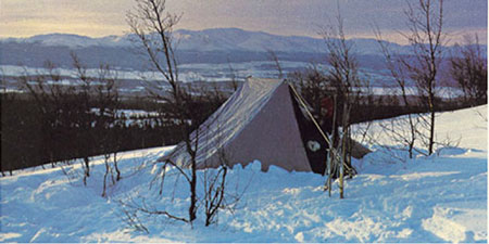 Åke stworzył swój pierwszy namiot z wykorzystaniem oddychającego materiału